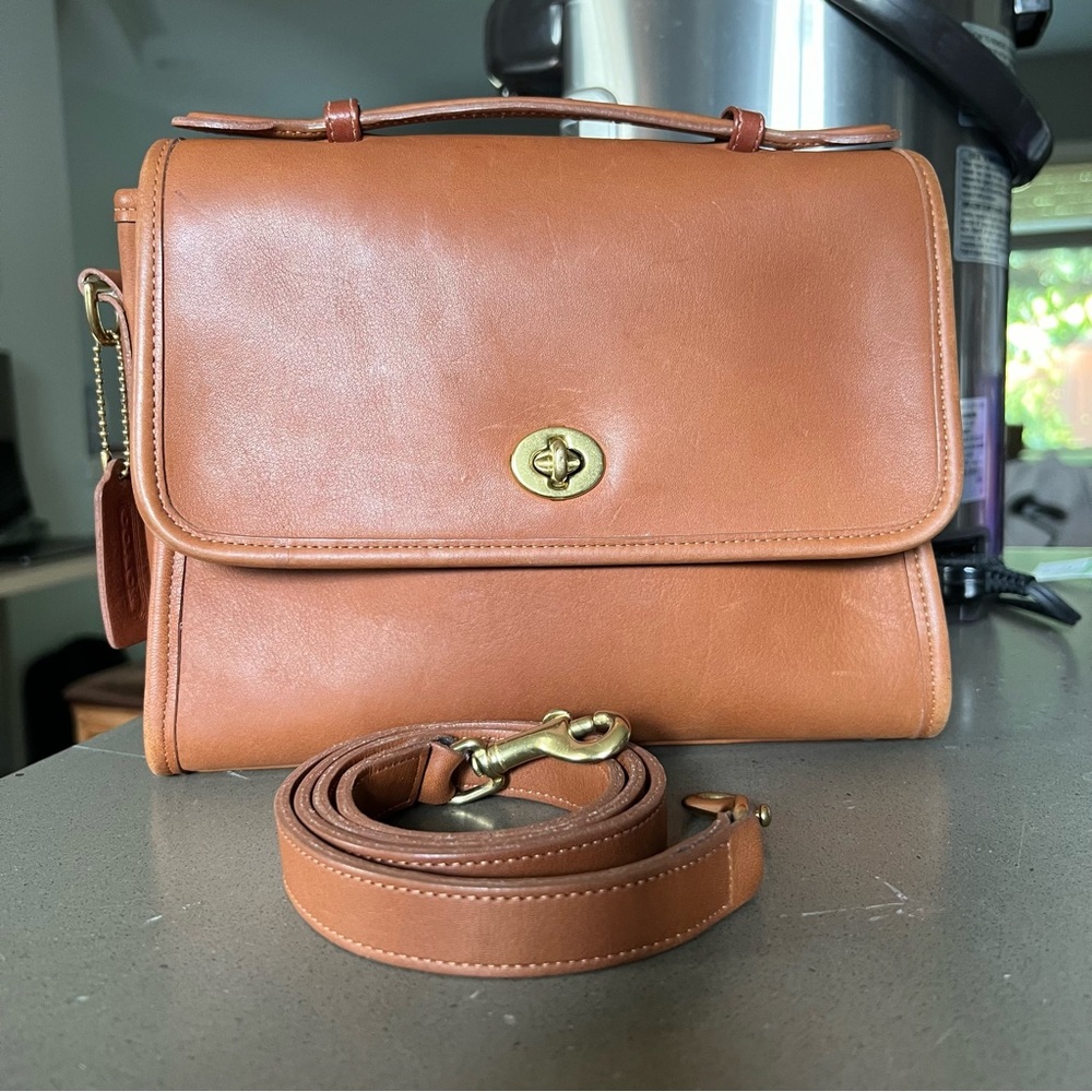 Vintage Coach Court 9870 Bag British Tan